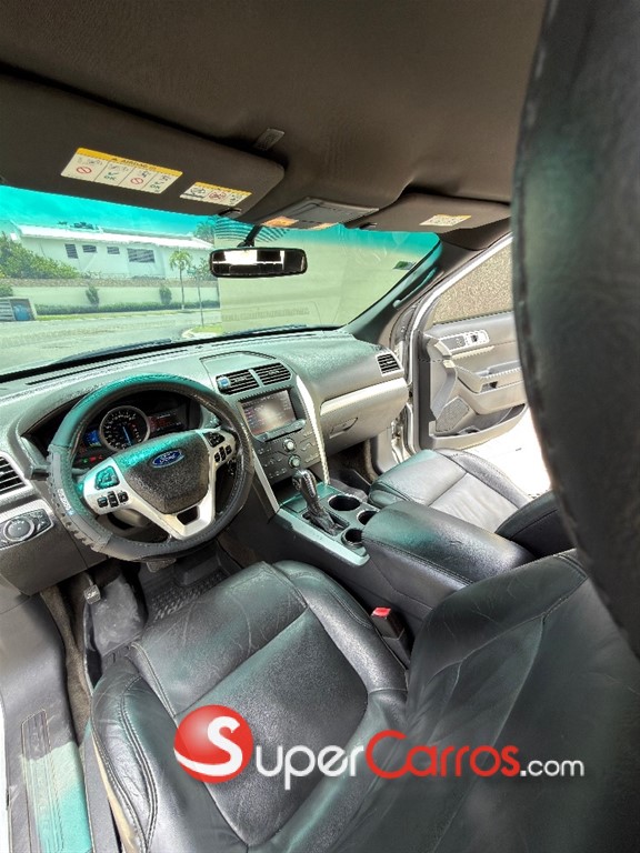 2012 Ford Explorer XLT — foto 9 / 12