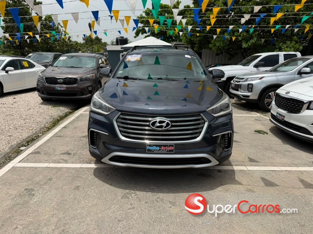 2018 Hyundai Grand Santa Fe — foto 3 / 9