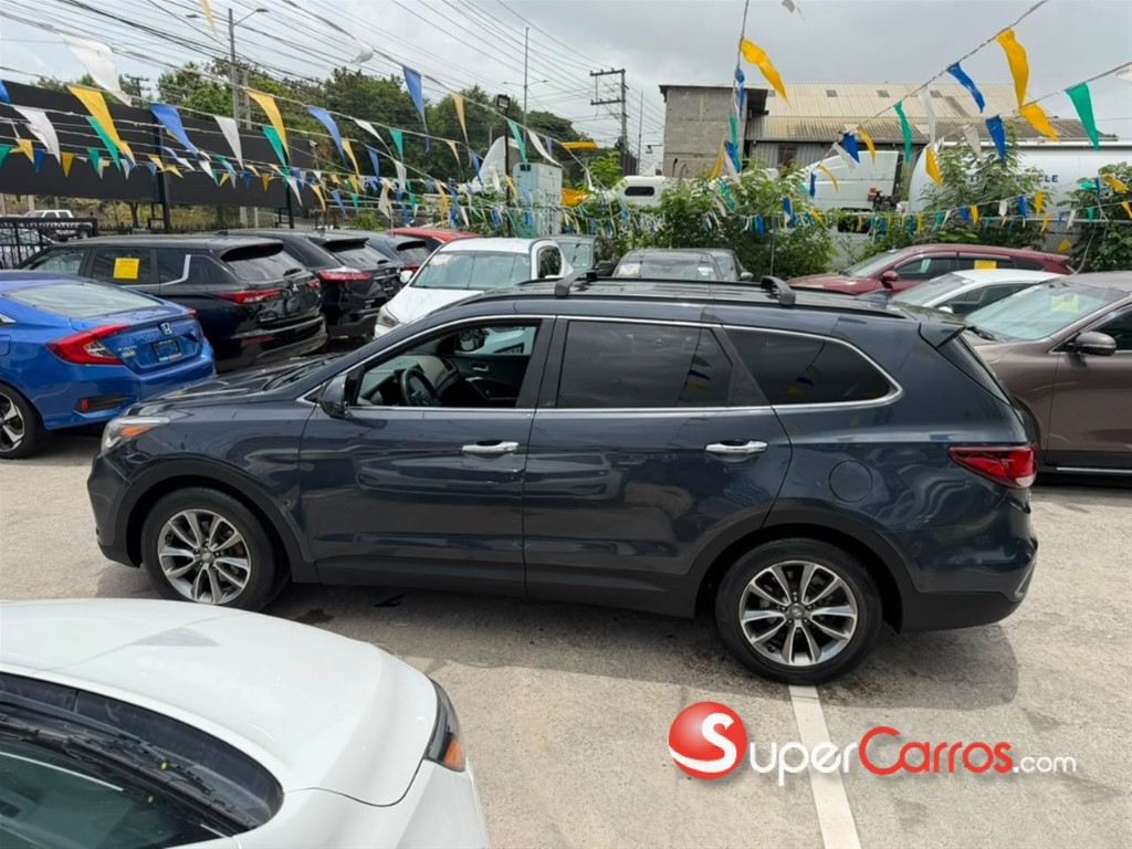 2018 Hyundai Grand Santa Fe — foto 4 / 9