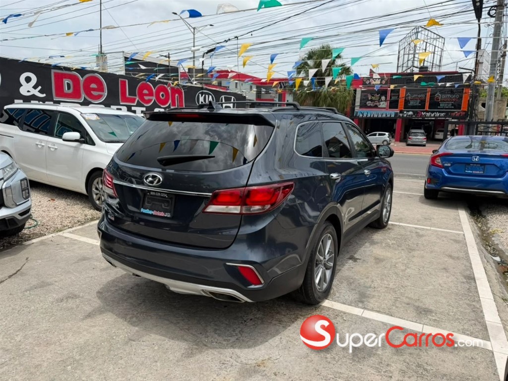 2018 Hyundai Grand Santa Fe — foto 6 / 9