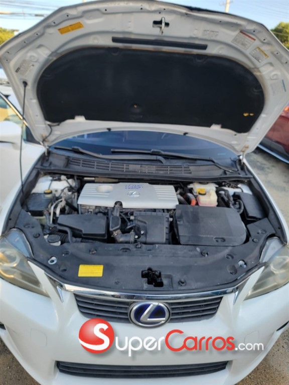 2012 Lexus CT 200 H — foto 10 / 12