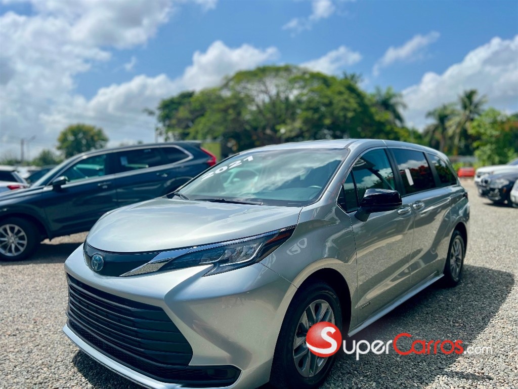 2021 Toyota Sienna LE — foto 4 / 12