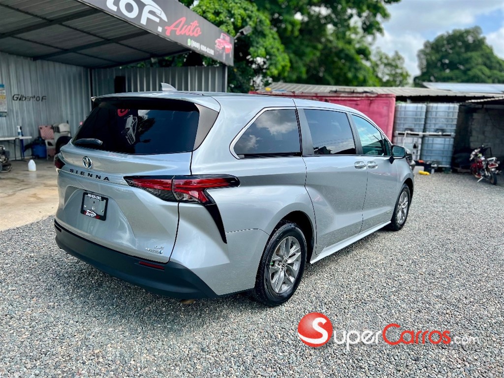 2021 Toyota Sienna LE — foto 5 / 12