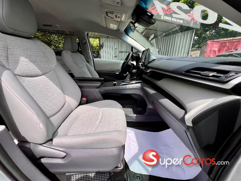 2021 Toyota Sienna LE — foto 7 / 12