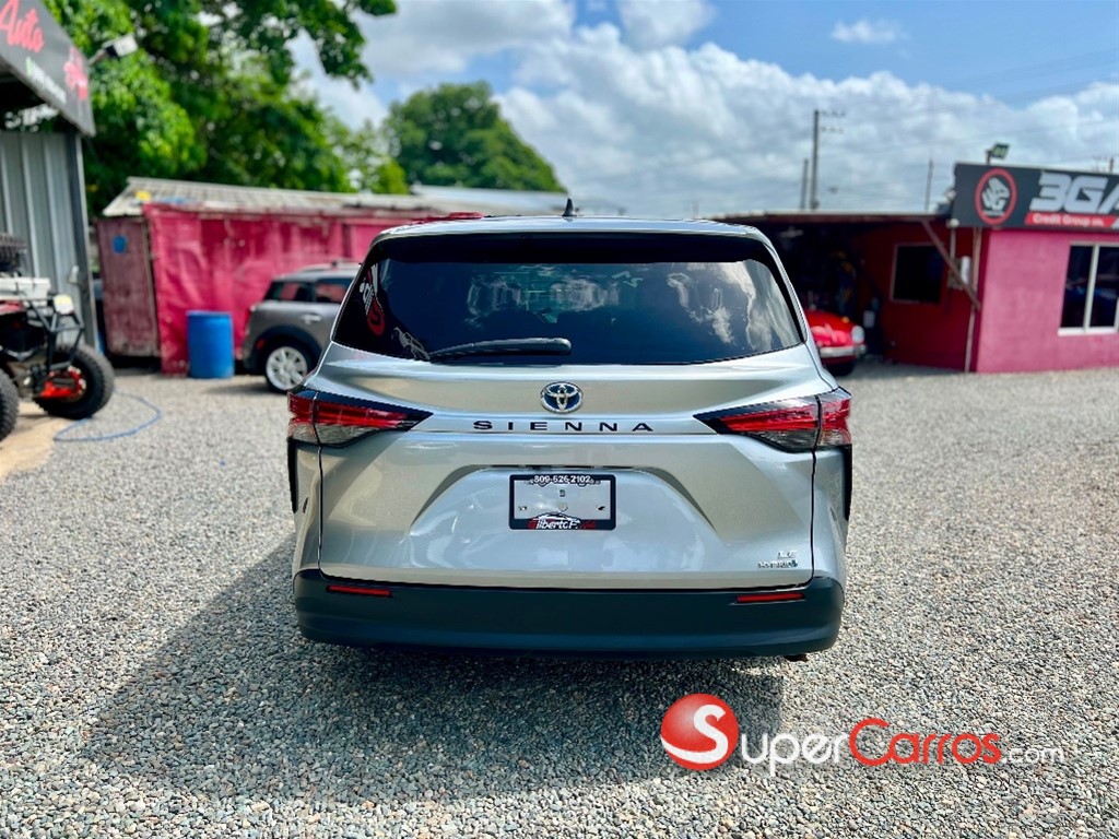 2021 Toyota Sienna LE — foto 8 / 12