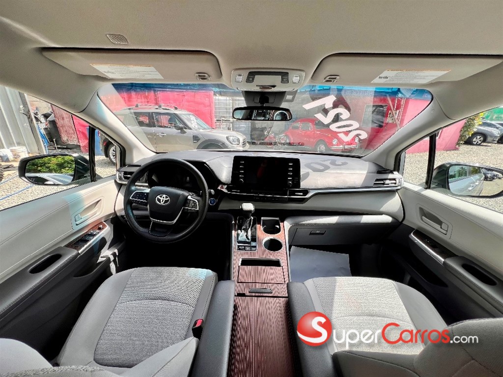 2021 Toyota Sienna LE — foto 10 / 12