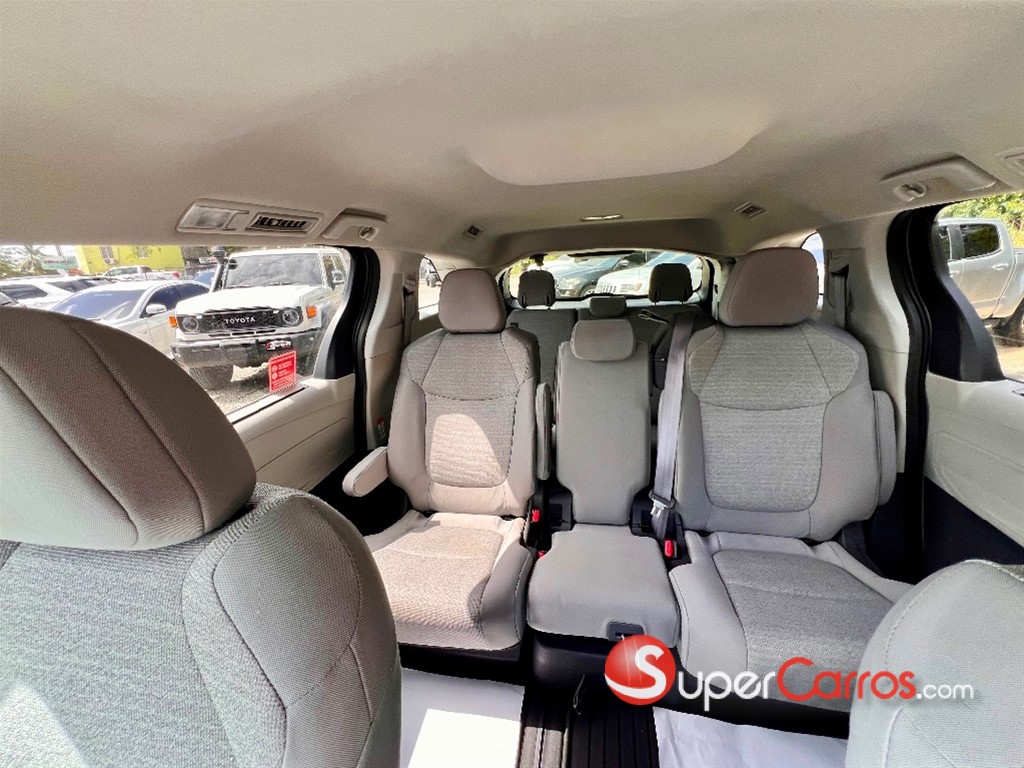2021 Toyota Sienna LE — foto 12 / 12