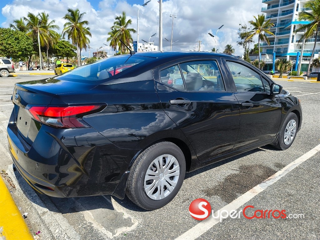 2020 Nissan Versa S Plus — foto 4 / 12