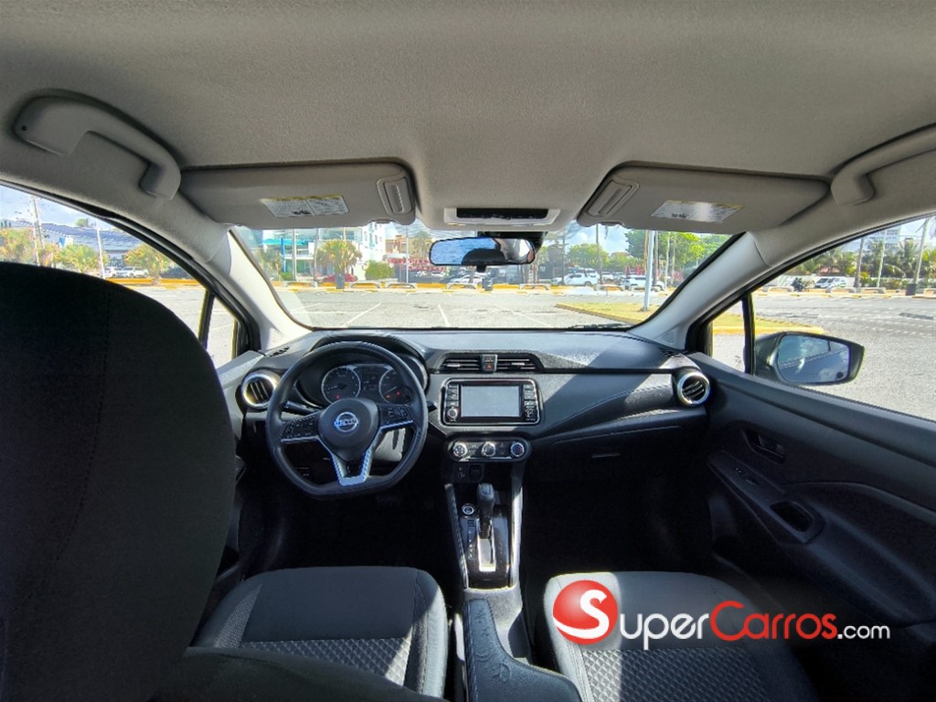 2020 Nissan Versa S Plus — foto 8 / 12