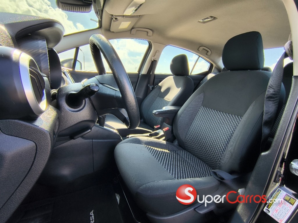 2020 Nissan Versa S Plus — foto 9 / 12