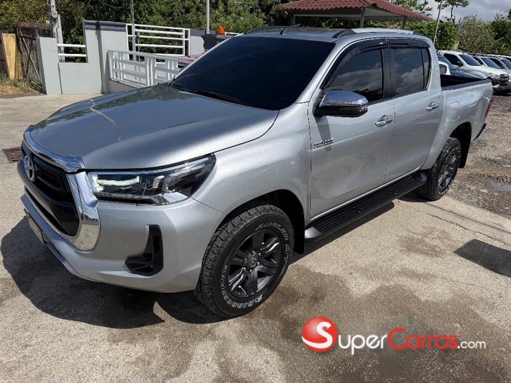 2022 Toyota Hilux SRV