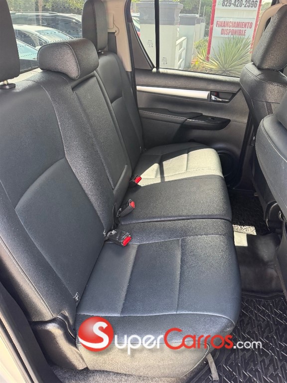 2022 Toyota Hilux SRV — foto 4 / 12