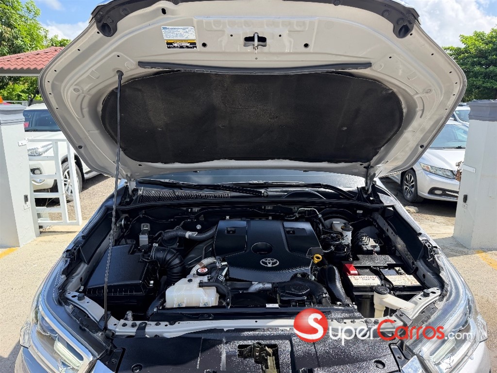 2022 Toyota Hilux SRV — foto 11 / 12