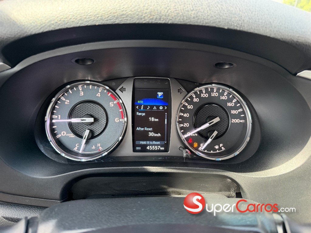 2022 Toyota Hilux SRV — foto 12 / 12