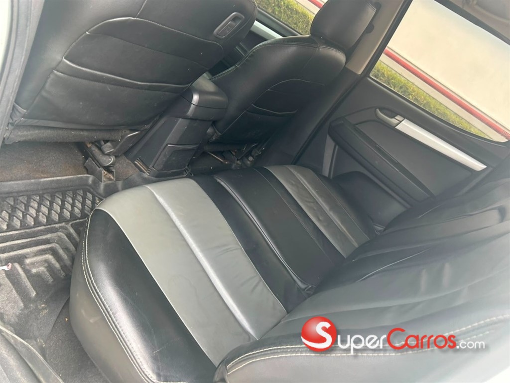 2016 Isuzu DMAX — foto 8 / 10