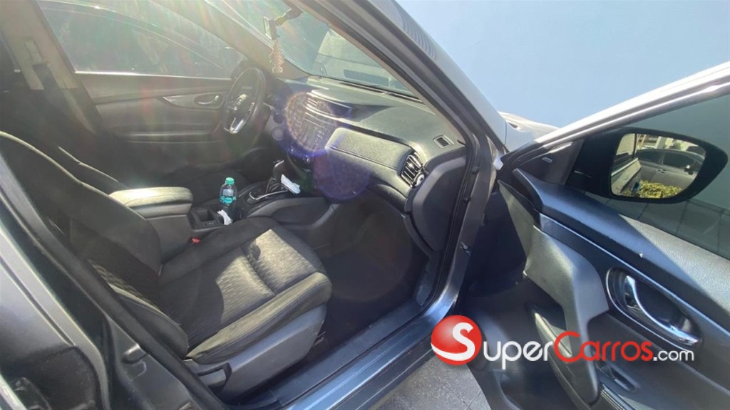2017 Nissan Rogue S — foto 8 / 9