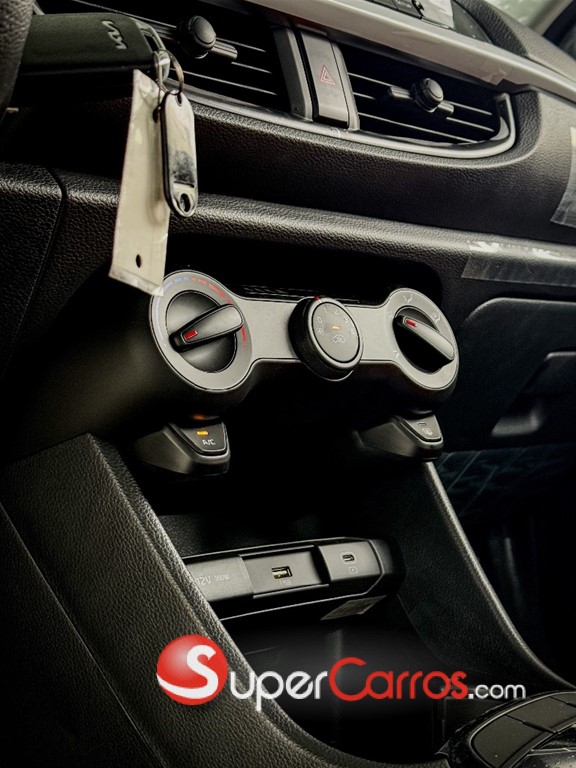 2027 Kia Picanto L X — foto 7 / 12