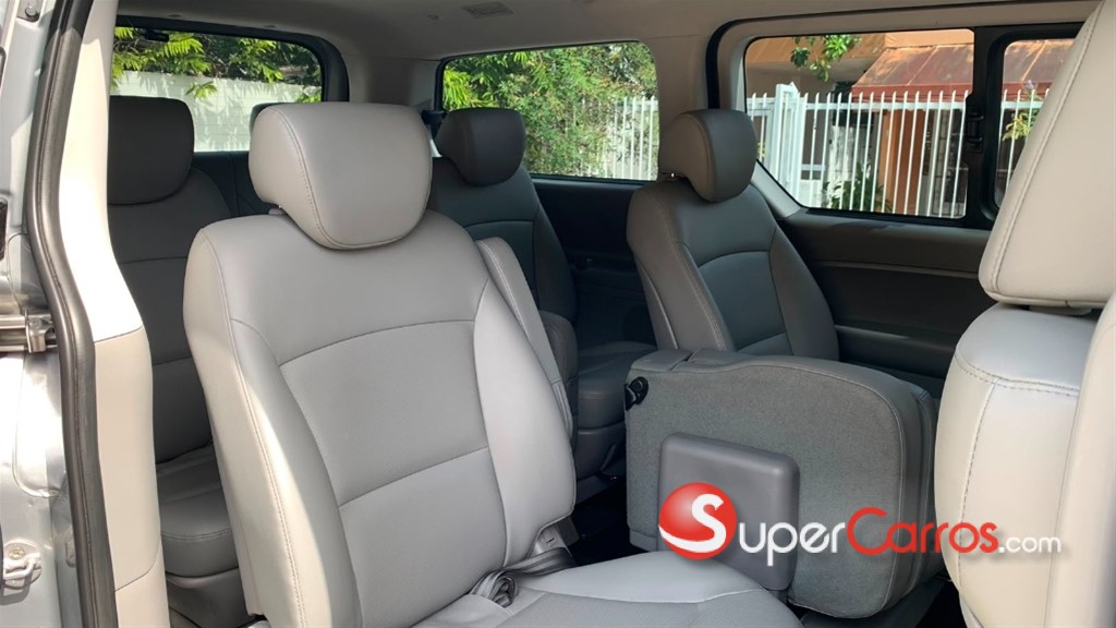 2020 Hyundai Grand Starex — foto 8 / 12