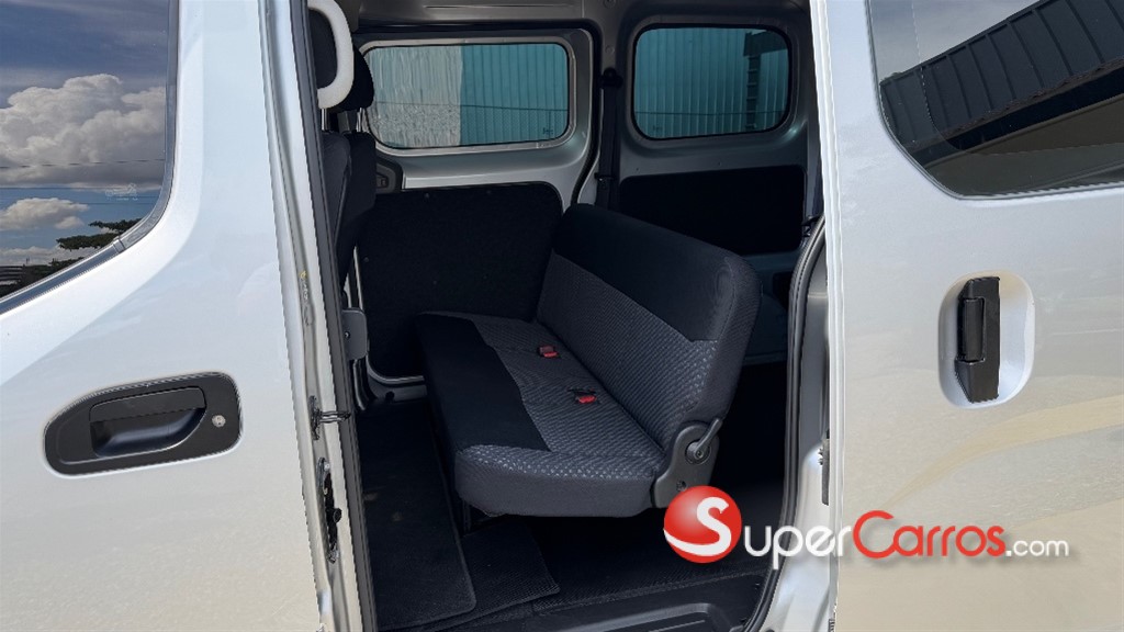 2020 Nissan NV 200 — foto 4 / 6
