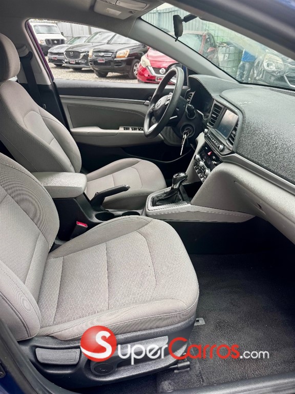 2020 Hyundai Elantra — foto 8 / 11
