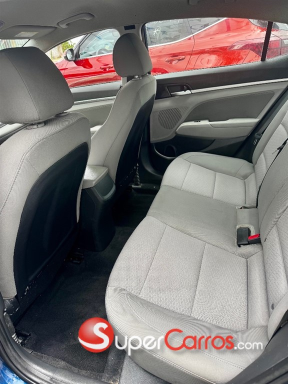 2020 Hyundai Elantra — foto 9 / 11