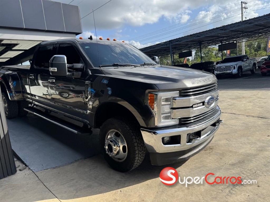 2019 Ford F 350 Super Duty Platinum Edition — foto 1 / 9