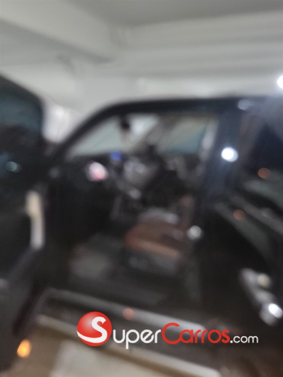2020 Toyota 4 Runner Limited — foto 9 / 12