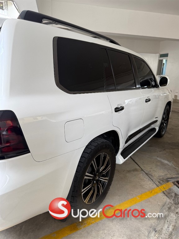 2011 Lexus LX 570 — foto 2 / 10