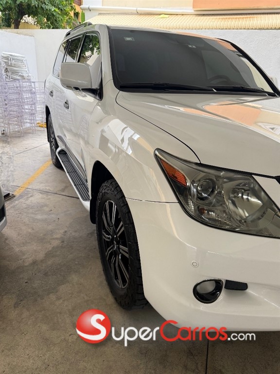 2011 Lexus LX 570 — foto 3 / 10