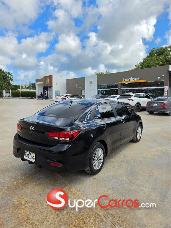 2020 Kia Rio LX — foto 3 / 8