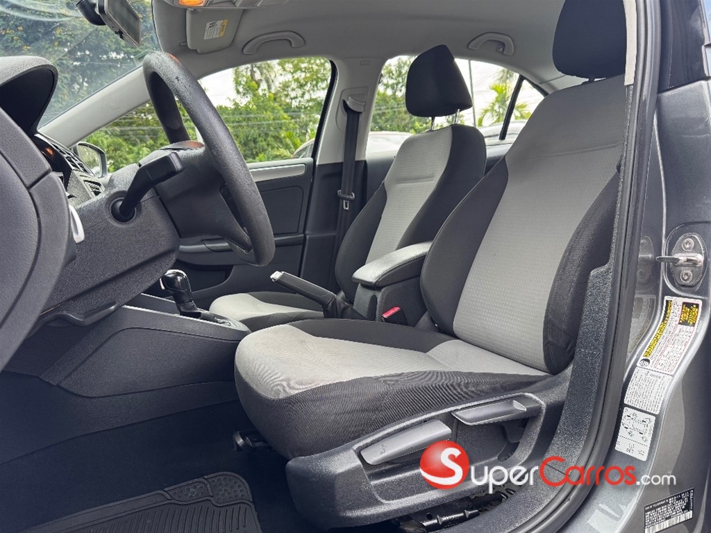 2017 Volkswagen Jetta — foto 8 / 10