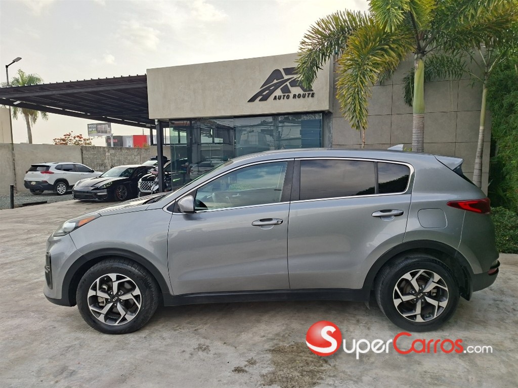 2021 Kia Sportage LX — foto 2 / 10