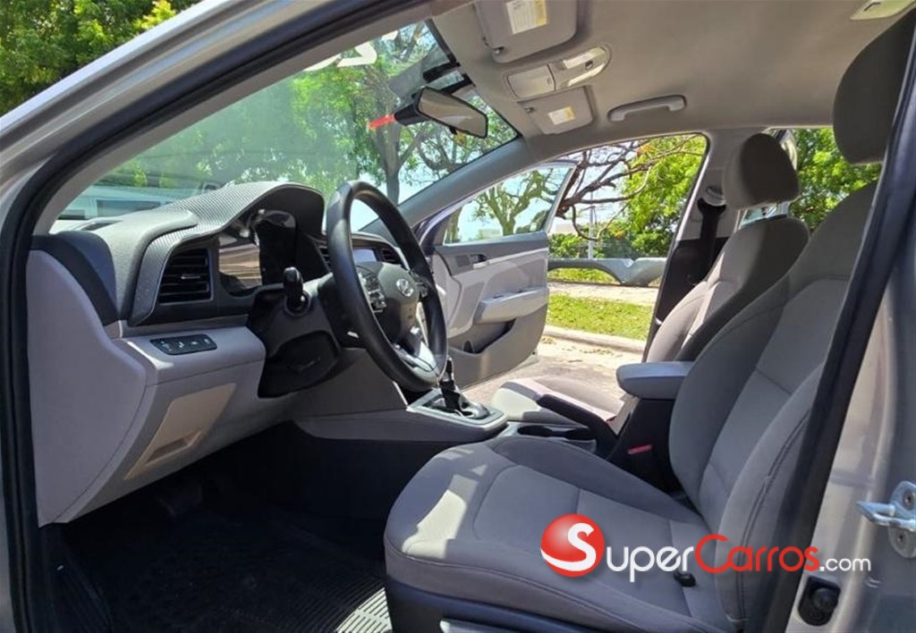 2020 Hyundai Elantra SE — foto 7 / 12