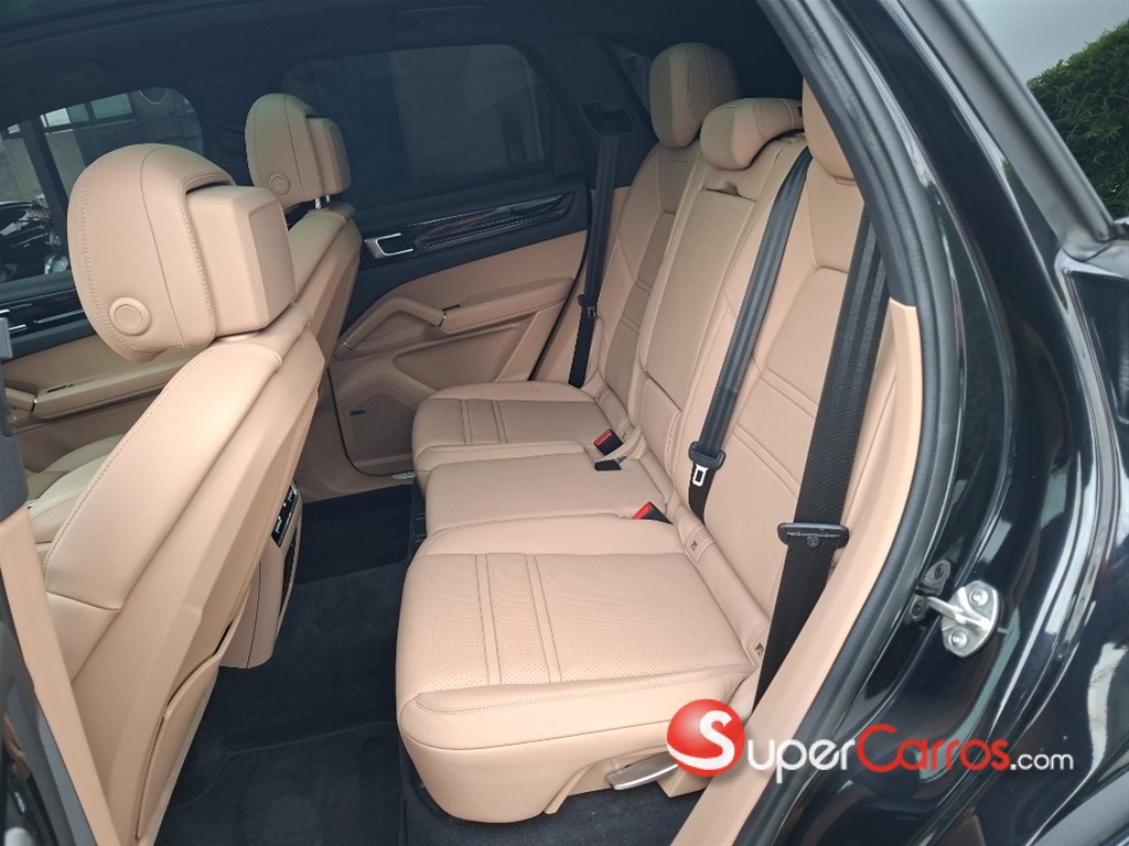 2021 Porsche Cayenne — foto 12 / 12