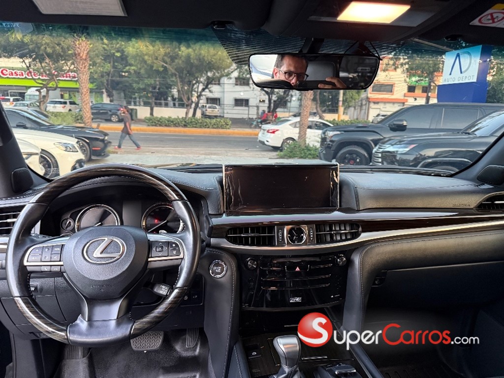 2018 Lexus LX 570 — foto 5 / 6