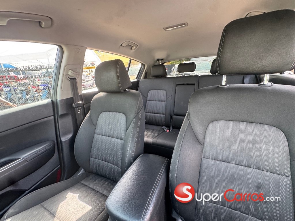 2020 Kia Sportage — foto 10 / 12