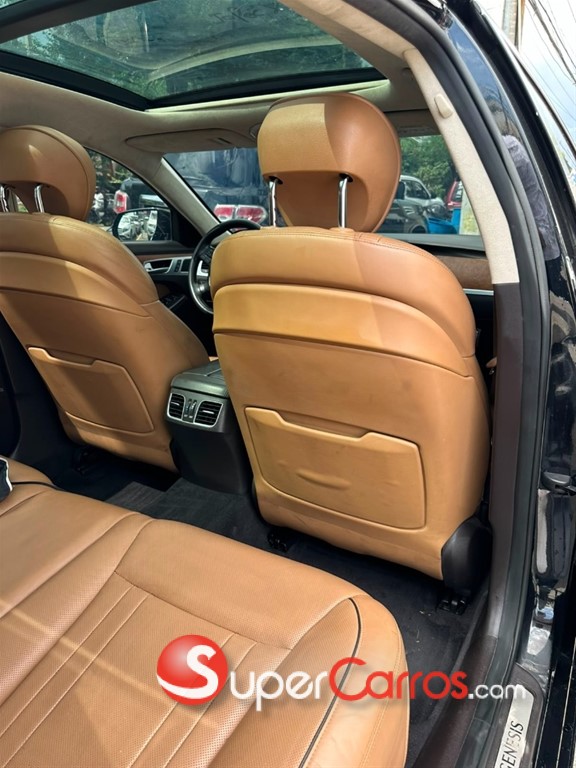 2016 Hyundai Genesis — foto 5 / 9