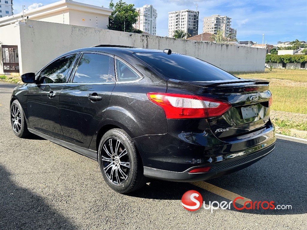 2013 Ford Focus Titanium — foto 2 / 10