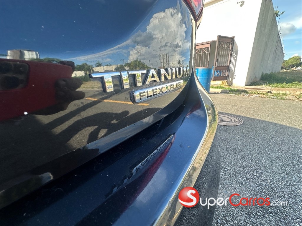 2013 Ford Focus Titanium — foto 9 / 10