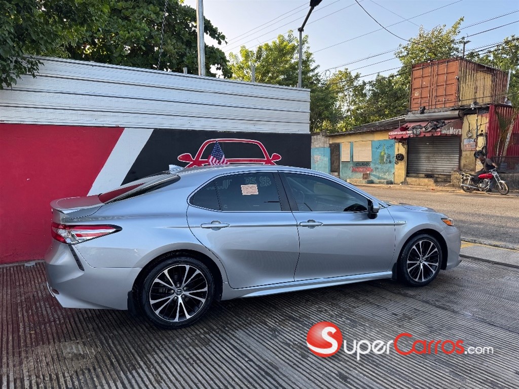 2020 Toyota Camry Hybrid — foto 4 / 12