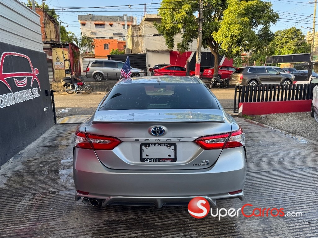 2020 Toyota Camry Hybrid — foto 5 / 12
