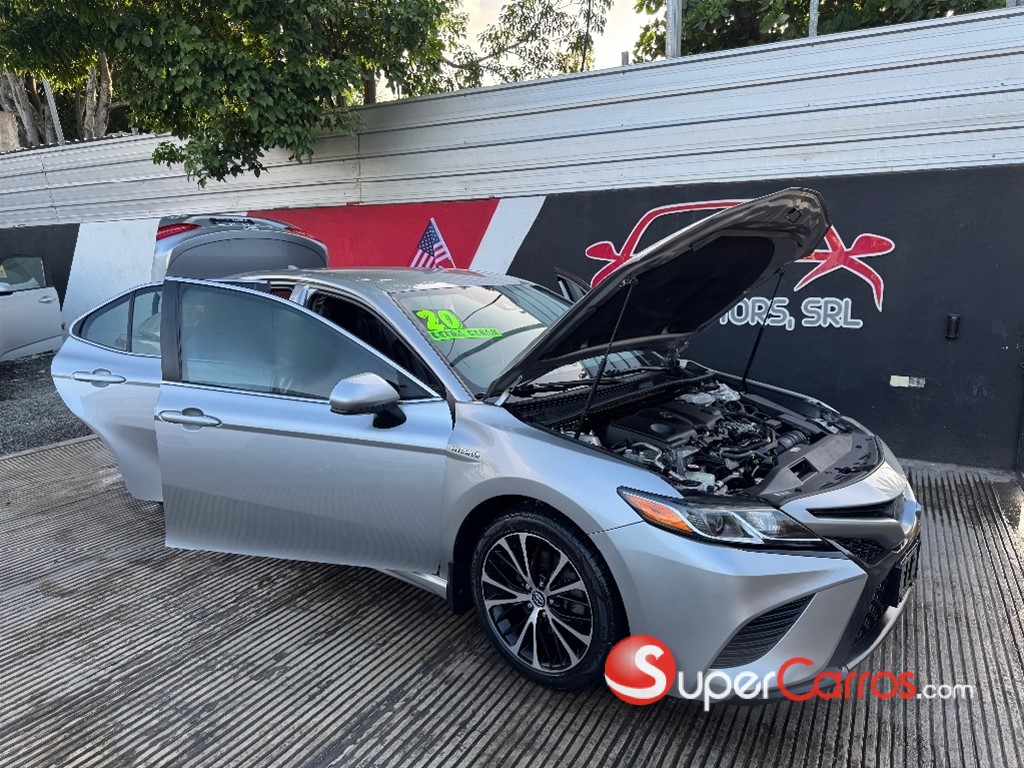 2020 Toyota Camry Hybrid — foto 10 / 12