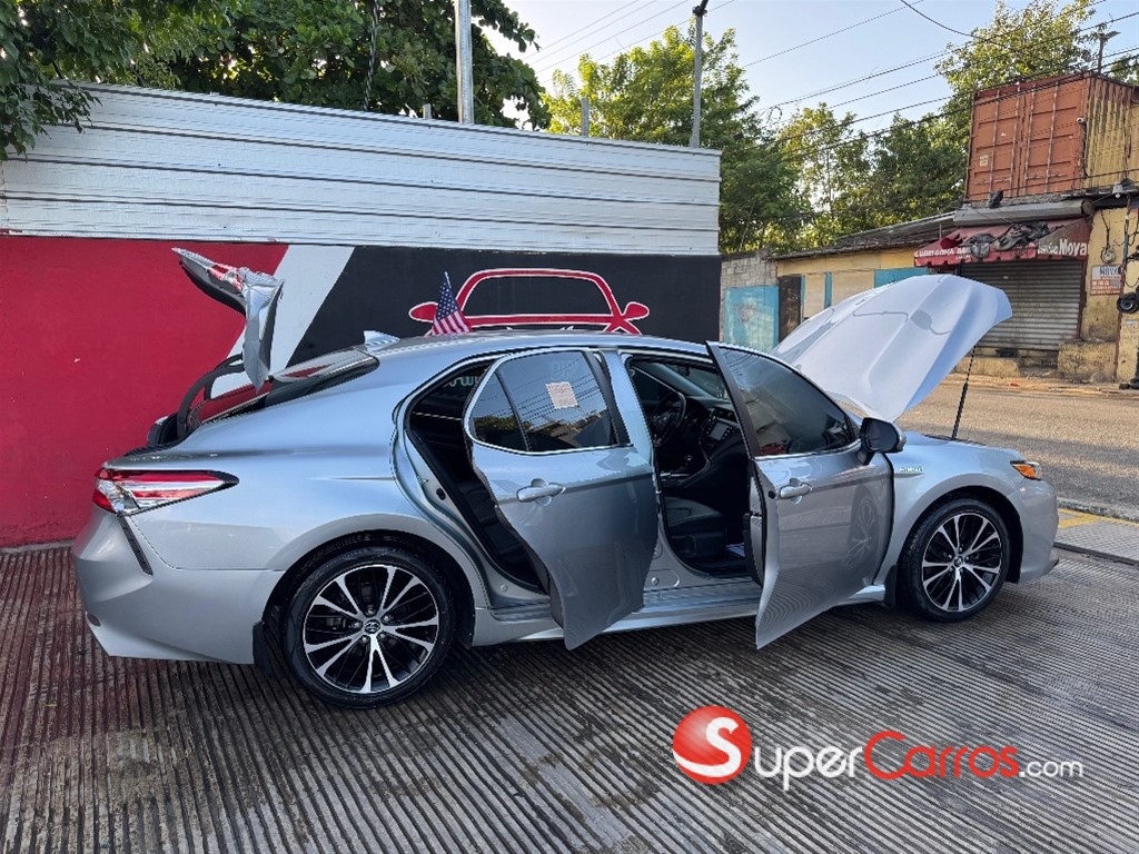 2020 Toyota Camry Hybrid — foto 12 / 12