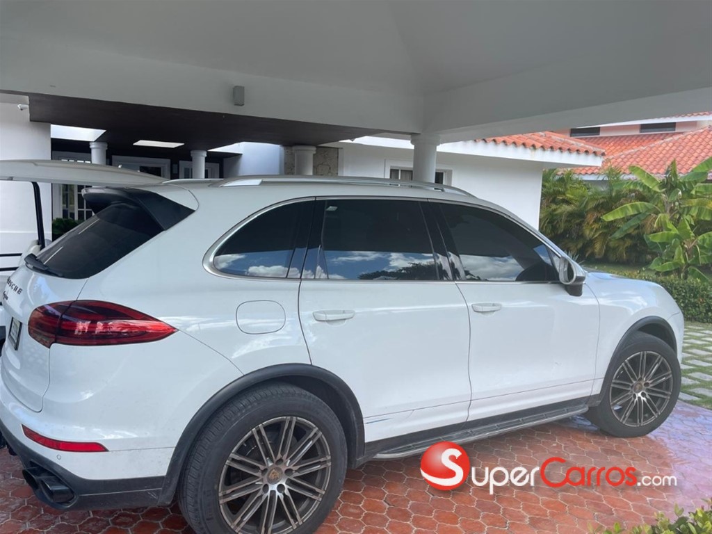 2016 Porsche Cayenne — foto 2 / 4