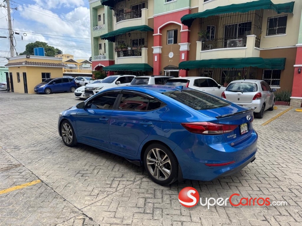 2017 Hyundai Elantra — foto 6 / 12