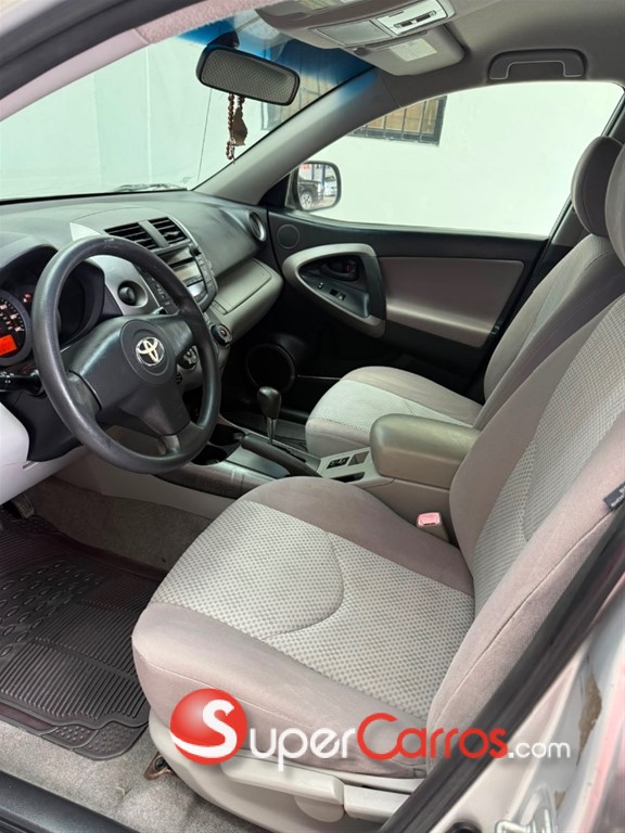 2011 Toyota RAV4 — foto 4 / 6