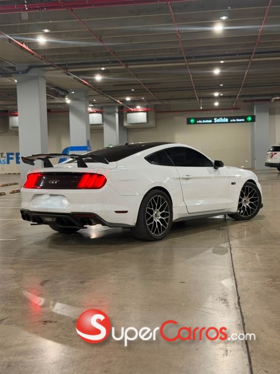 2019 Ford Mustang GT PREMIUM — foto 2 / 8