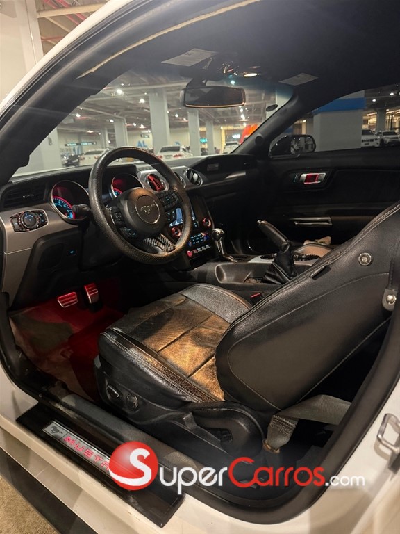 2019 Ford Mustang GT PREMIUM — foto 7 / 8