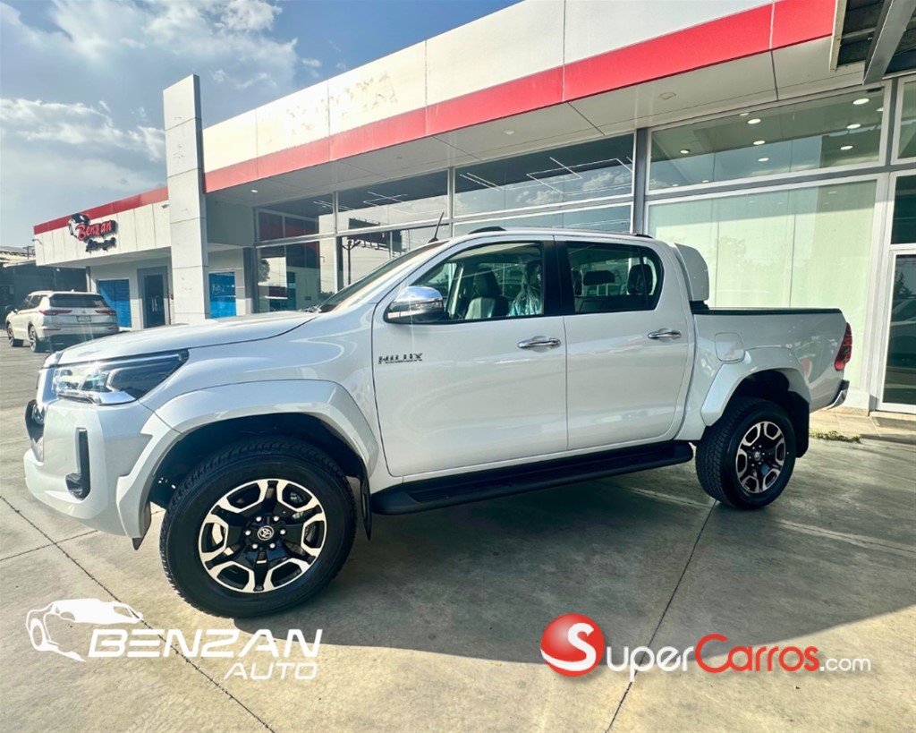 2027 Toyota Hilux — foto 2 / 9