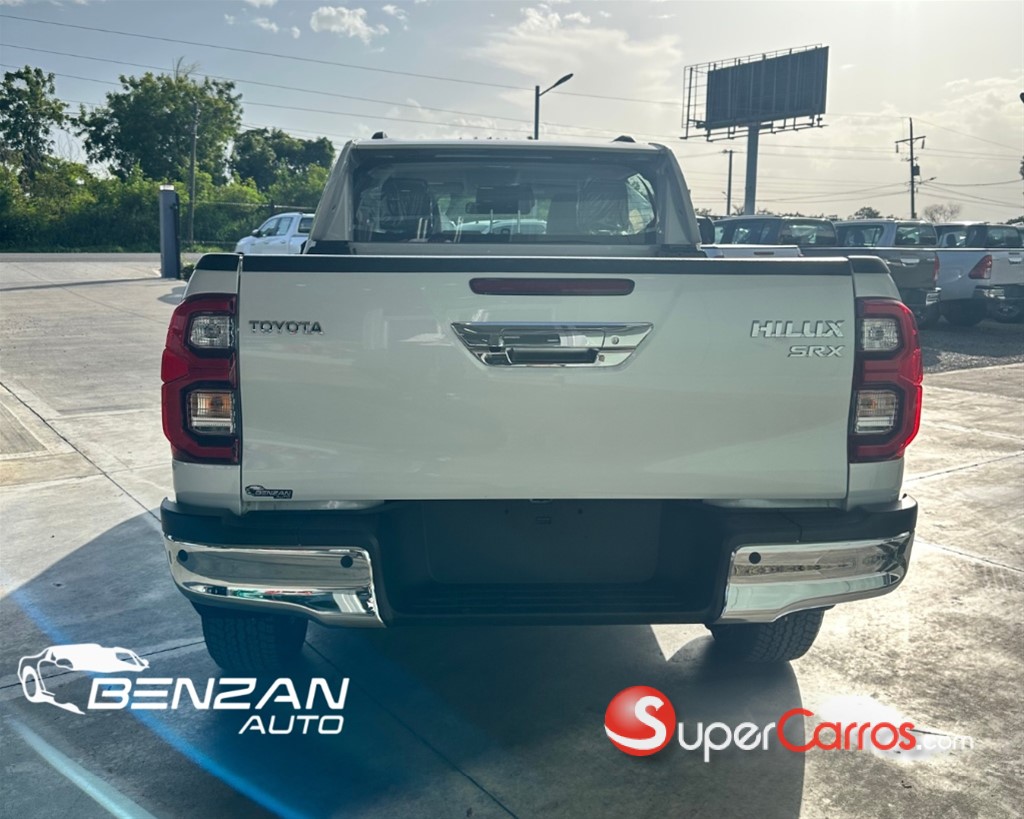 2027 Toyota Hilux — foto 3 / 9